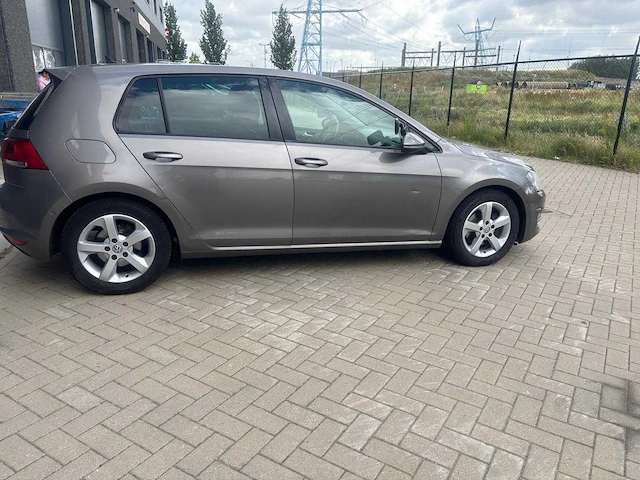 Volkswagen - 2013 - golf - 1.6 tdi highl. blm. - personenauto - afbeelding 11 van  14