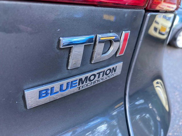 Volkswagen - 2013 - tiguan - 2.0 tdi sport&style - hf-471-g - afbeelding 33 van  44