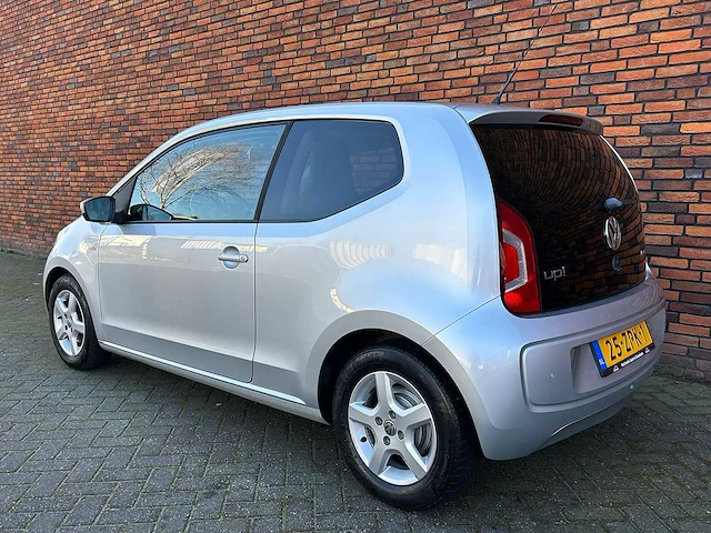 Volkswagen - 2013 - up! - 1.0 high up! bluem. - 25-zpk-1 - afbeelding 17 van  23