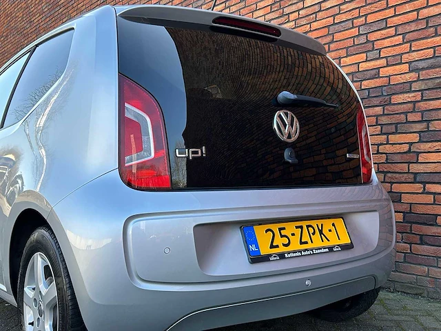 Volkswagen - 2013 - up! - 1.0 high up! bluem. - 25-zpk-1 - afbeelding 18 van  23