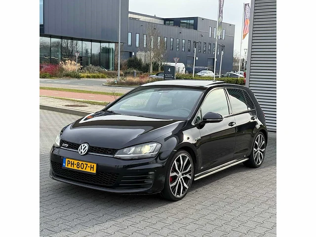 Volkswagen - 2016 - golf - 2.0 tdi gtd - personenauto - afbeelding 1 van  11