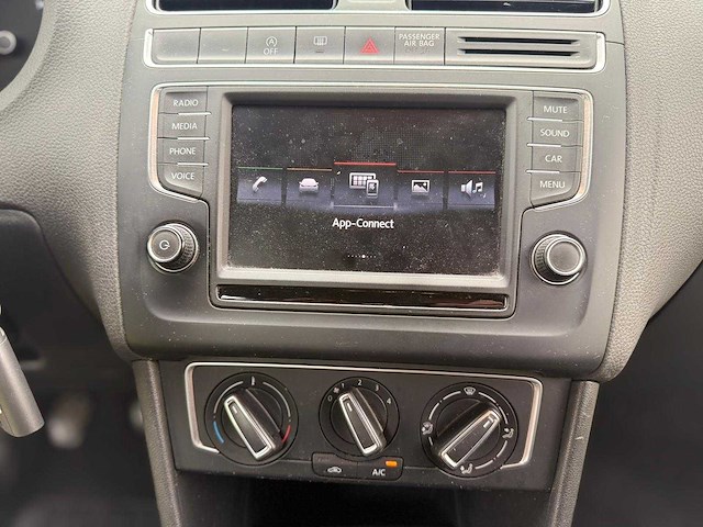 Volkswagen - 2016 - polo - 1.2 tsi comfortline - js-451-d - afbeelding 3 van  12