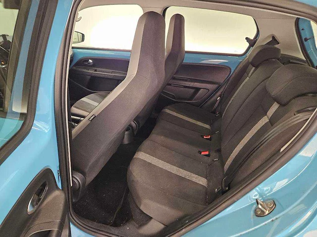 Volkswagen - 2017 - e-up! - automaat - personenauto - afbeelding 2 van  15