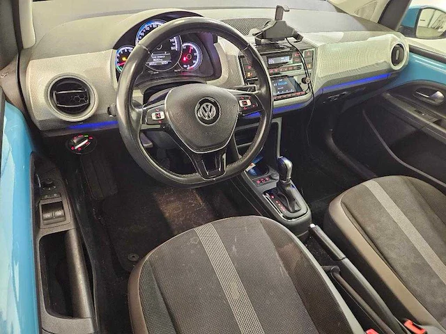 Volkswagen - 2017 - e-up! - automaat - personenauto - afbeelding 3 van  15