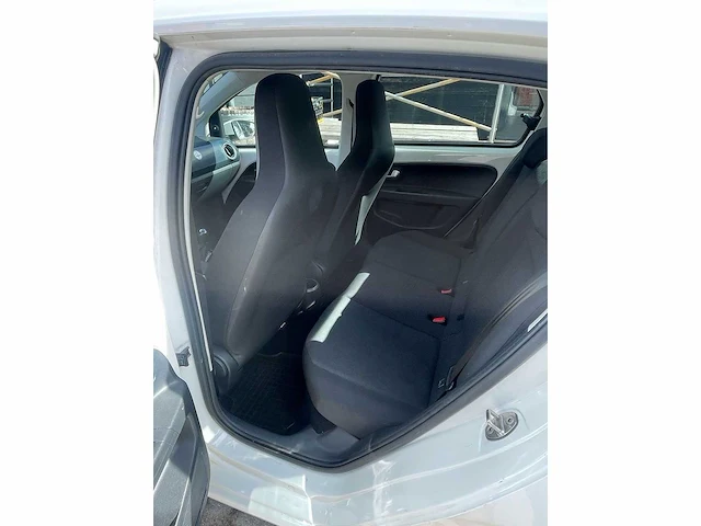 Volkswagen - 2018 - up - personenauto - afbeelding 14 van  32