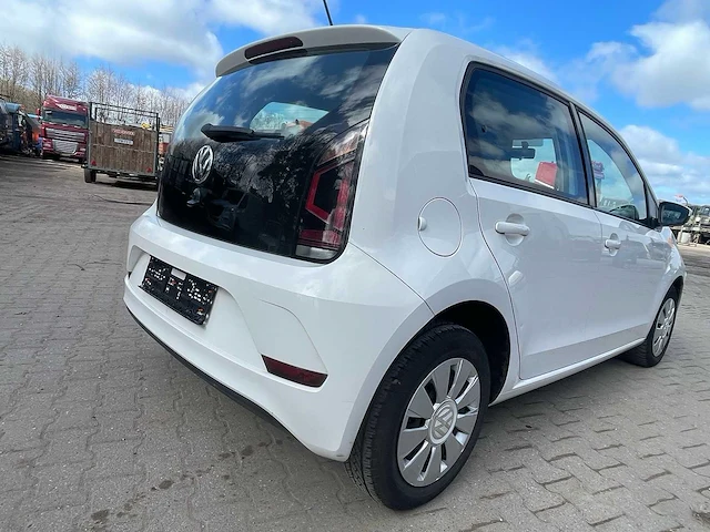 Volkswagen - 2018 - up - personenauto - afbeelding 2 van  32