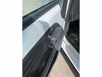 Volkswagen - 2018 - up - personenauto - afbeelding 8 van  32