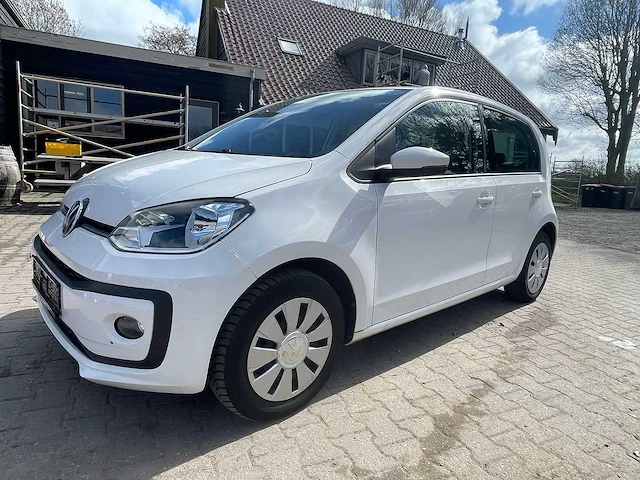Volkswagen - 2018 - up - personenauto - afbeelding 1 van  32