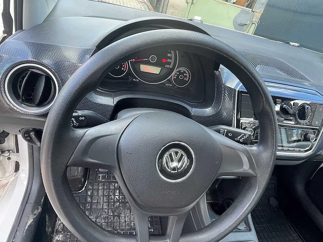 Volkswagen - 2018 - up - personenauto - afbeelding 20 van  32