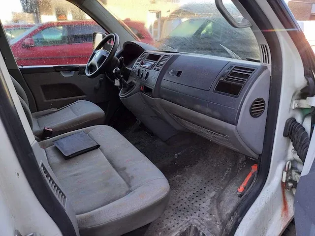 Volkswagen - 2.5 tdi 340 dc - 64-vhb-2 - afbeelding 2 van  13