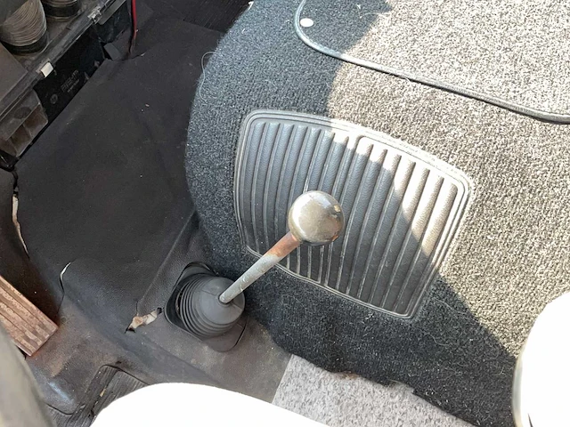 Volkswagen - 28 kampeerauto - camper - afbeelding 8 van  29