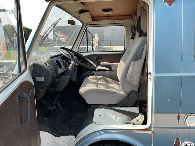 Volkswagen - 28 kampeerauto - camper - afbeelding 28 van  29