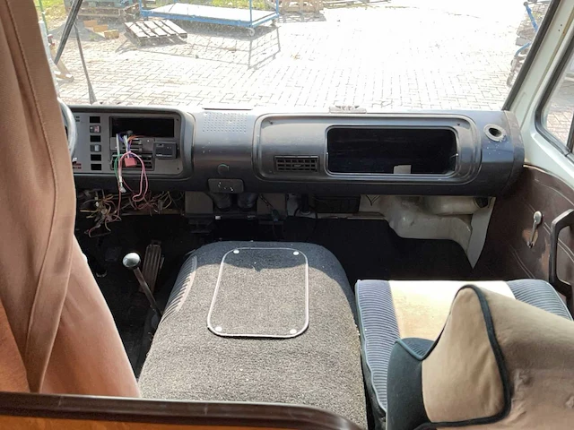 Volkswagen - 28 kampeerauto - camper - afbeelding 3 van  29