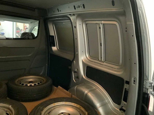 Volkswagen - caddy - bedrijfswagen - 2015 - afbeelding 8 van  26