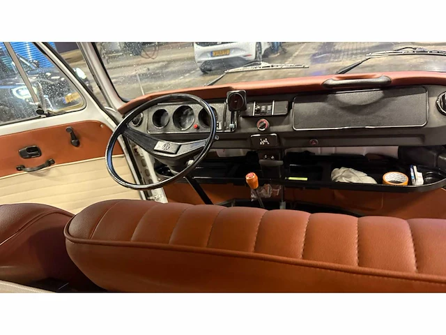 Volkswagen - camper - t2 - oldtimer - afbeelding 11 van  34
