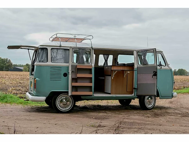 Volkswagen - camper - t2 - oldtimer - afbeelding 1 van  10