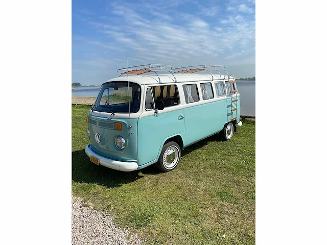 Volkswagen - camper - t2 - oldtimer - afbeelding 3 van  10