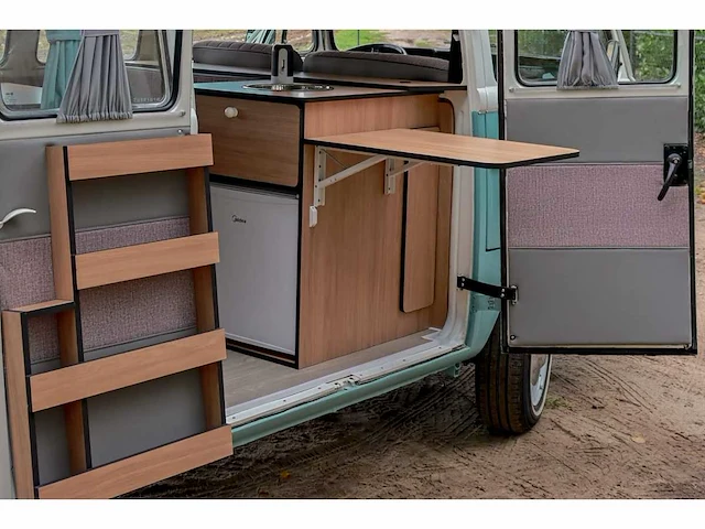 Volkswagen - camper - t2 - oldtimer - afbeelding 6 van  10