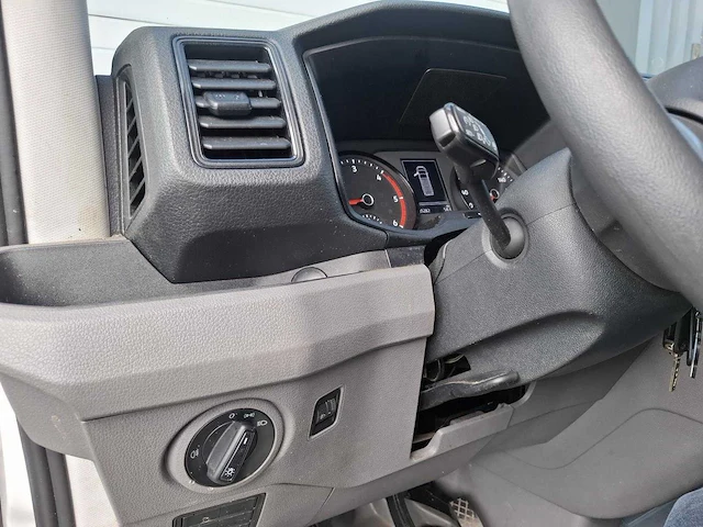 Volkswagen - crafter - 35 2.0 tdi l4h4 tr - bedrijfswagen - afbeelding 14 van  29