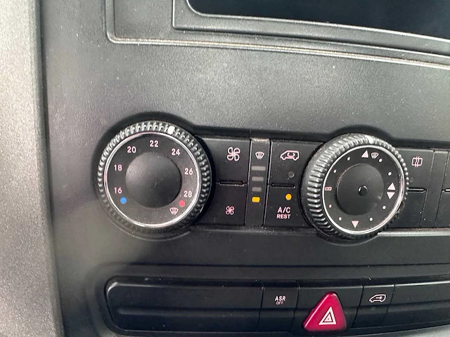 Volkswagen - crafter - 35 2.5 tdi l3 tijhof autoambulance- 3-vdz-78 - afbeelding 9 van  20