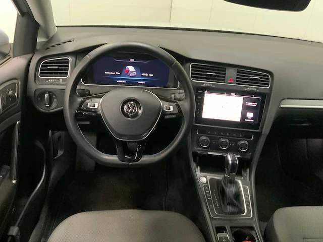 Volkswagen - e-golf 5-drs - 2018 - warmtepomp - afbeelding 3 van  20