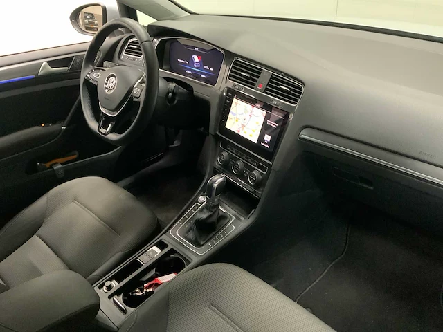 Volkswagen - e-golf 5-drs - 2018 - warmtepomp - afbeelding 4 van  20