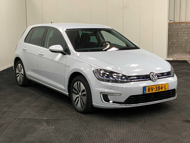 Volkswagen - e-golf 5-drs - 2018 - warmtepomp - afbeelding 12 van  20