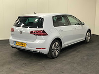 Volkswagen - e-golf 5-drs - 2018 - warmtepomp - afbeelding 14 van  20