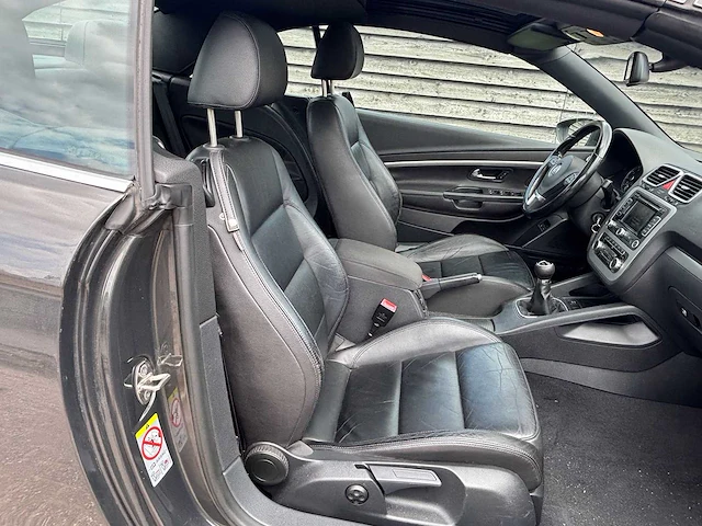 Volkswagen - eos - 1.4 tsi highline - car - 2010 - afbeelding 9 van  21