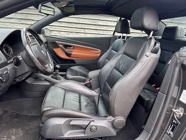 Volkswagen - eos - 1.4 tsi highline - car - 2010 - afbeelding 19 van  21