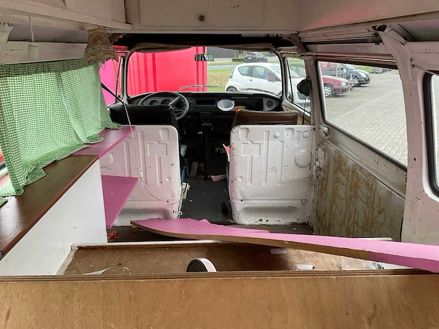 Volkswagen - foodtruck - afbeelding 27 van  29