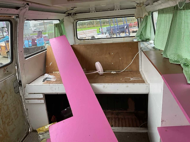 Volkswagen - foodtruck - afbeelding 29 van  29
