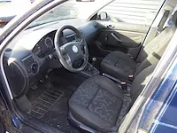 Volkswagen - golf - 1.4-16v trendline - td-rl-14 - afbeelding 7 van  10