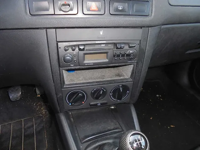 Volkswagen - golf - 1.4-16v trendline - td-rl-14 - afbeelding 8 van  10