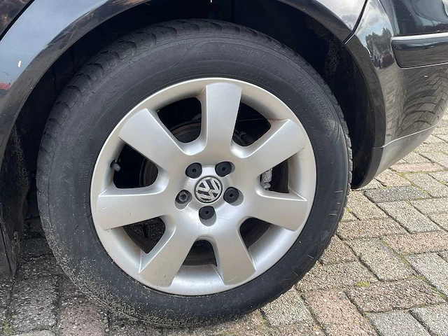 Volkswagen - golf - 1.6-16v sportline - car - 2003 - afbeelding 15 van  25