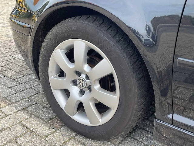 Volkswagen - golf - 1.6-16v sportline - car - 2003 - afbeelding 16 van  25