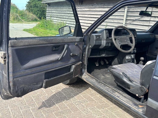 Volkswagen - golf - 1.8 gti inj. - 1989 - classic cars >15 - afbeelding 2 van  34