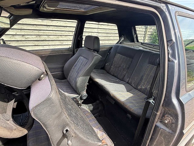 Volkswagen - golf - 1.8 gti inj. - 1989 - classic cars >15 - afbeelding 4 van  34