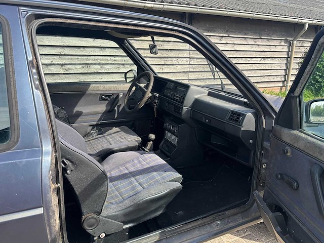 Volkswagen - golf - 1.8 gti inj. - 1989 - classic cars >15 - afbeelding 10 van  34