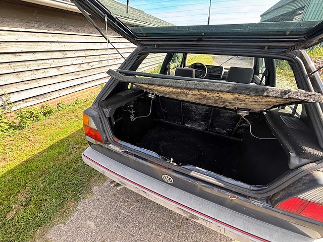 Volkswagen - golf - 1.8 gti inj. - 1989 - classic cars >15 - afbeelding 17 van  34
