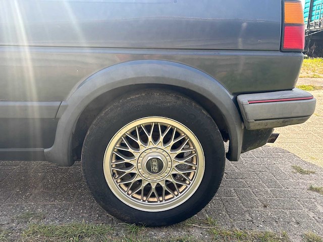 Volkswagen - golf - 1.8 gti inj. - 1989 - classic cars >15 - afbeelding 21 van  34