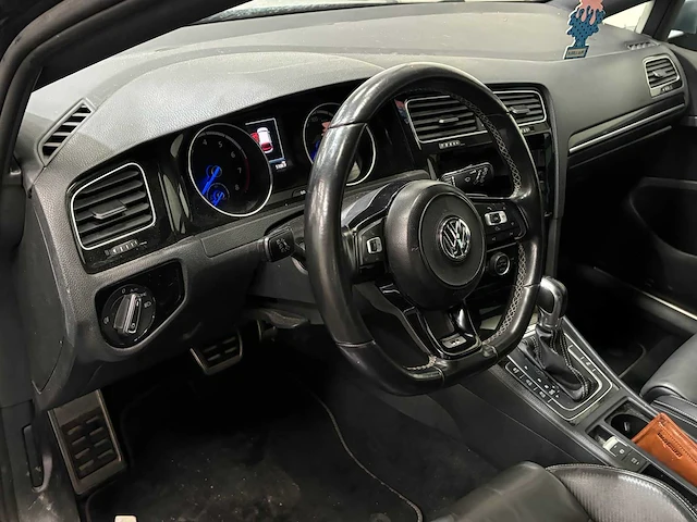 Volkswagen - golf - 2.0 tsi 4motion r - car - 2017 - afbeelding 7 van  40