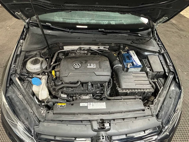 Volkswagen - golf - 2.0 tsi 4motion r - car - 2017 - afbeelding 32 van  40