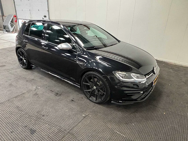 Volkswagen - golf - 2.0 tsi 4motion r - car - 2017 - afbeelding 34 van  40
