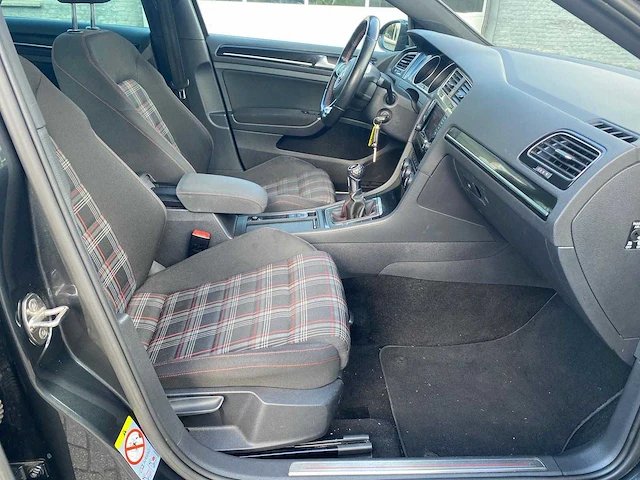 Volkswagen - golf - 2.0 tsi gti - personenauto - 2013 - afbeelding 13 van  16