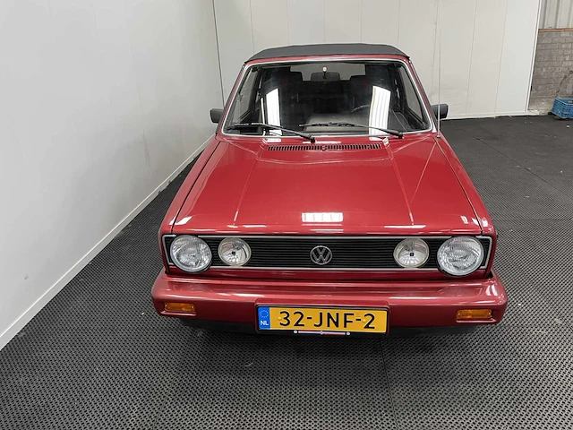 Volkswagen - golf - cabriolet - oldtimer - 1983 - afbeelding 14 van  36