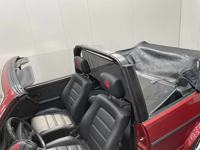 Volkswagen - golf - cabriolet - oldtimer - 1983 - afbeelding 19 van  36