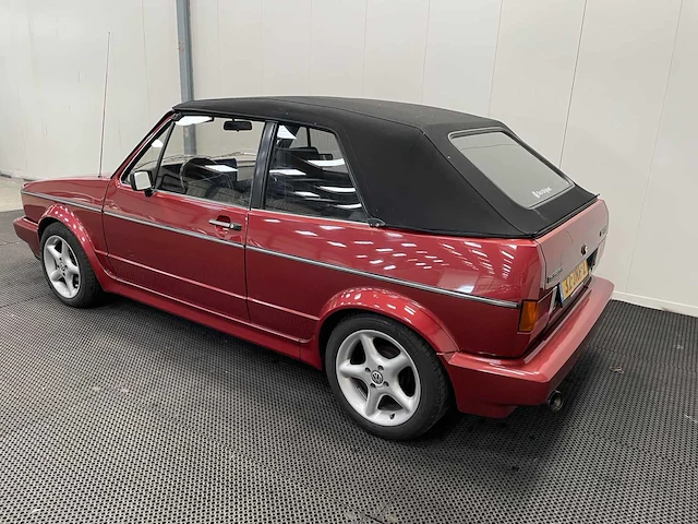 Volkswagen - golf - cabriolet - oldtimer - 1983 - afbeelding 6 van  36