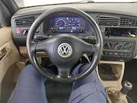 Volkswagen - golf - cabriolet - personenauto - afbeelding 17 van  19