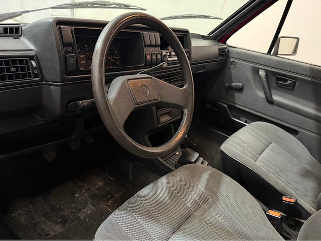Volkswagen - golf - oldtimer - 1987 - afbeelding 8 van  33